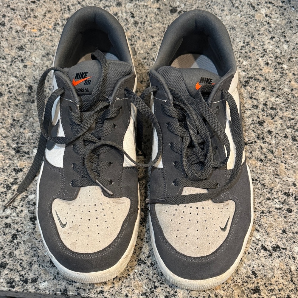 Nike SB Men's Charcoal and Cream Sneakers
